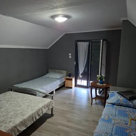 Case de vacanță Noel-nyaralo *
